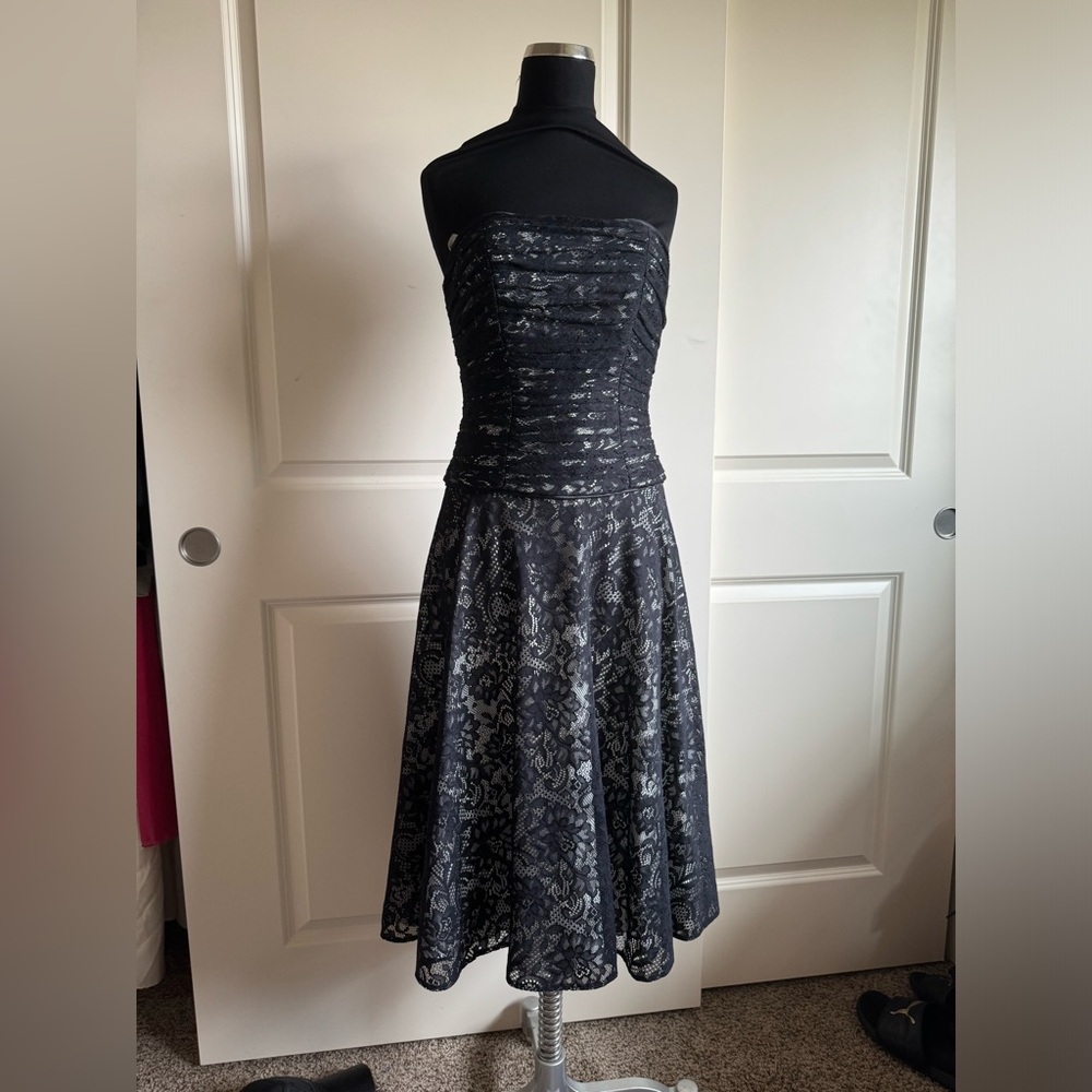 De Laru Collection size 3/4 Black Lace White Slip strapless Dress